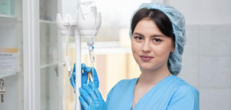 I chirurghi si rifiutarono di operare l’orfana.