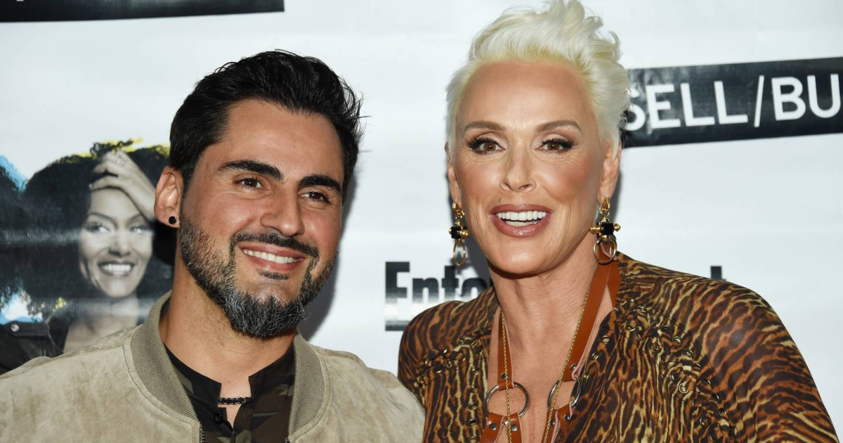 L’Ex Moglie di Sylvester Stallone Appare a una Sfilata di Moda con il Giovane Marito: I Coniugi Mostrano la Loro Figlia di 5 Anni