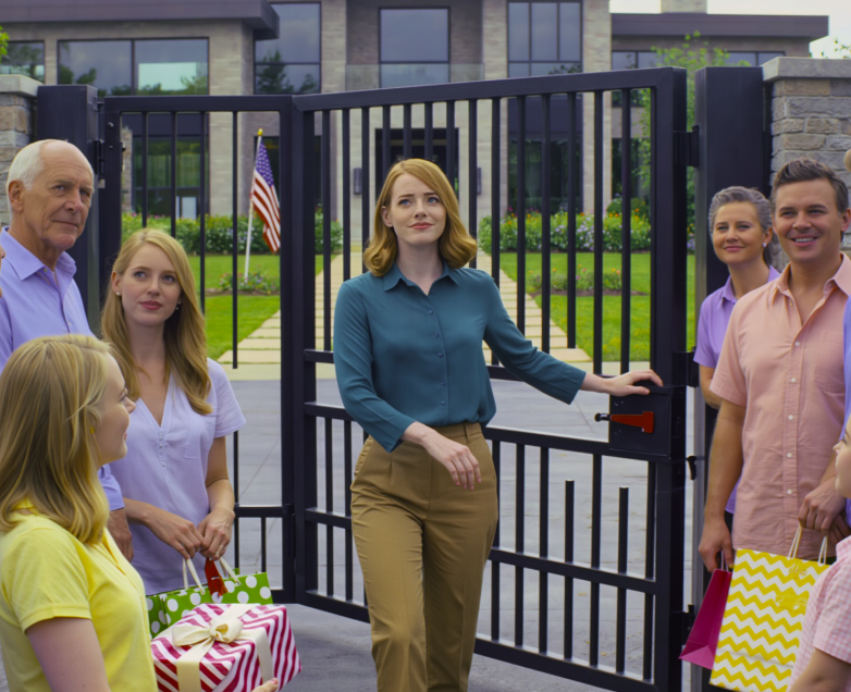 After ten years of being crossed off my own family’s list for every reunion, I had learned to live as if they didn’t exist. Today, they showed up at the gate of my mansion, calling my name as if nothing had happened. I stepped out and said one sentence that left them speechless.