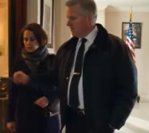 Ho comprato un appartamento di lusso senza dirlo ai miei genitori. Poi, a pranzo, la mamma ha detto: «Sappiamo dell’appartamento»