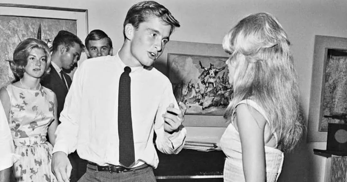 Aveva Solo 18 Anni in Questa Foto! Riesci a Indovinare Chi È Oggi?