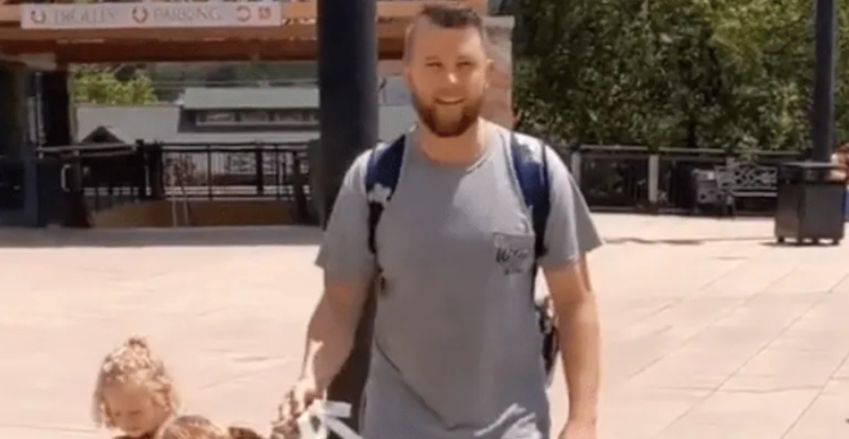 Papà del Kentucky Criticato per l’Uso delle Cinghie sui Quintupletti: «Sono Esseri Umani, Non Cani»