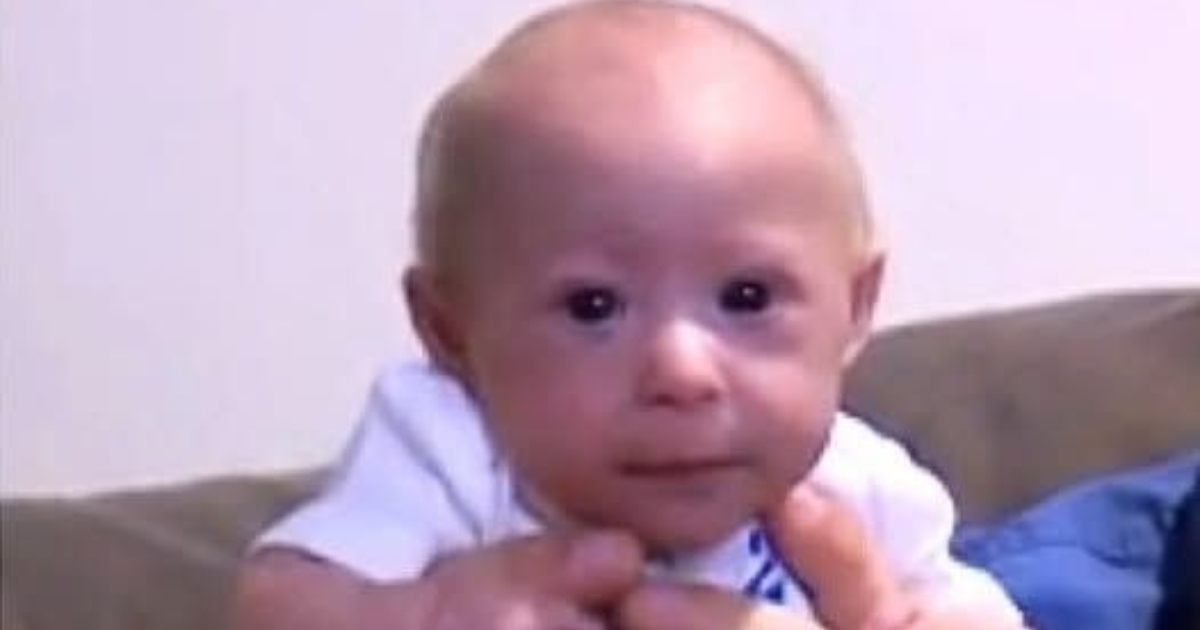 Ha 7 mesi, ma sembra appena nato!: La sua storia sta facendo parlare tutti!
