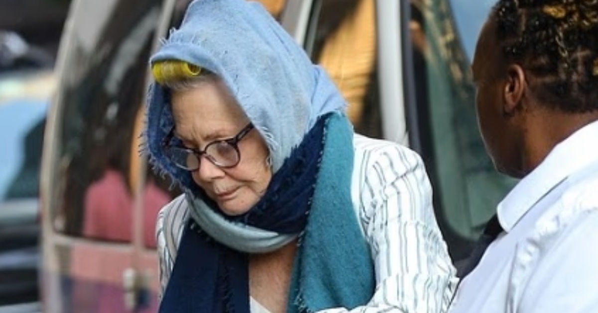 Leggenda di Hollywood avvistata con il bastone dopo un’operazione!: Fan preoccupati dopo la sua dolorosa caduta