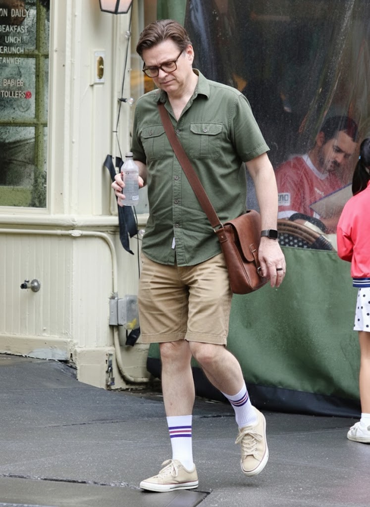 Attore Hollywoodiano degli Anni ’90 Sorprende i Fan con un Look Irriconoscibile a 35 Anni dal Ruolo Iconico! Chi È?