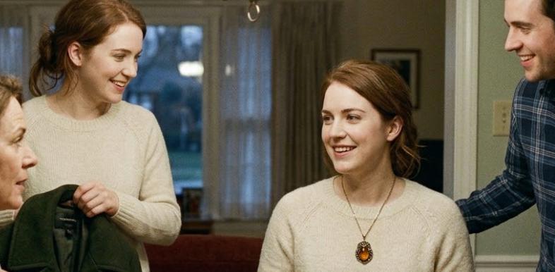 Mio figlio ha portato la sua fidanzata a casa per cena; quando lei si è tolta il cappotto, ho riconosciuto la collana che avevo seppellito 25 anni fa.