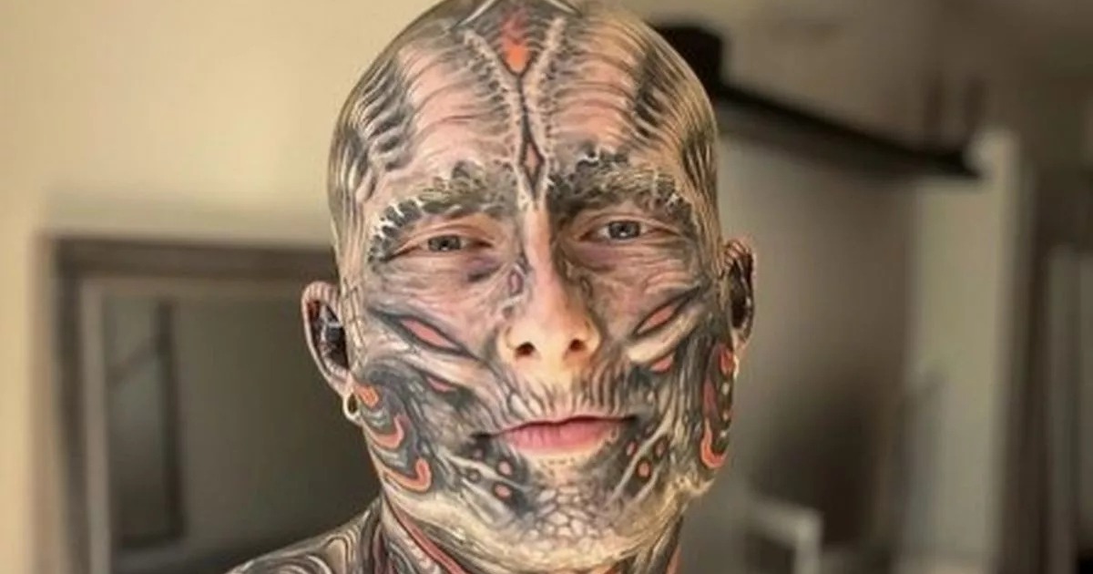 Il ragazzo ha coperto il 95 percento del suo corpo con tatuaggi: Com’era cinque anni fa, prima di farsi i tatuaggi?
