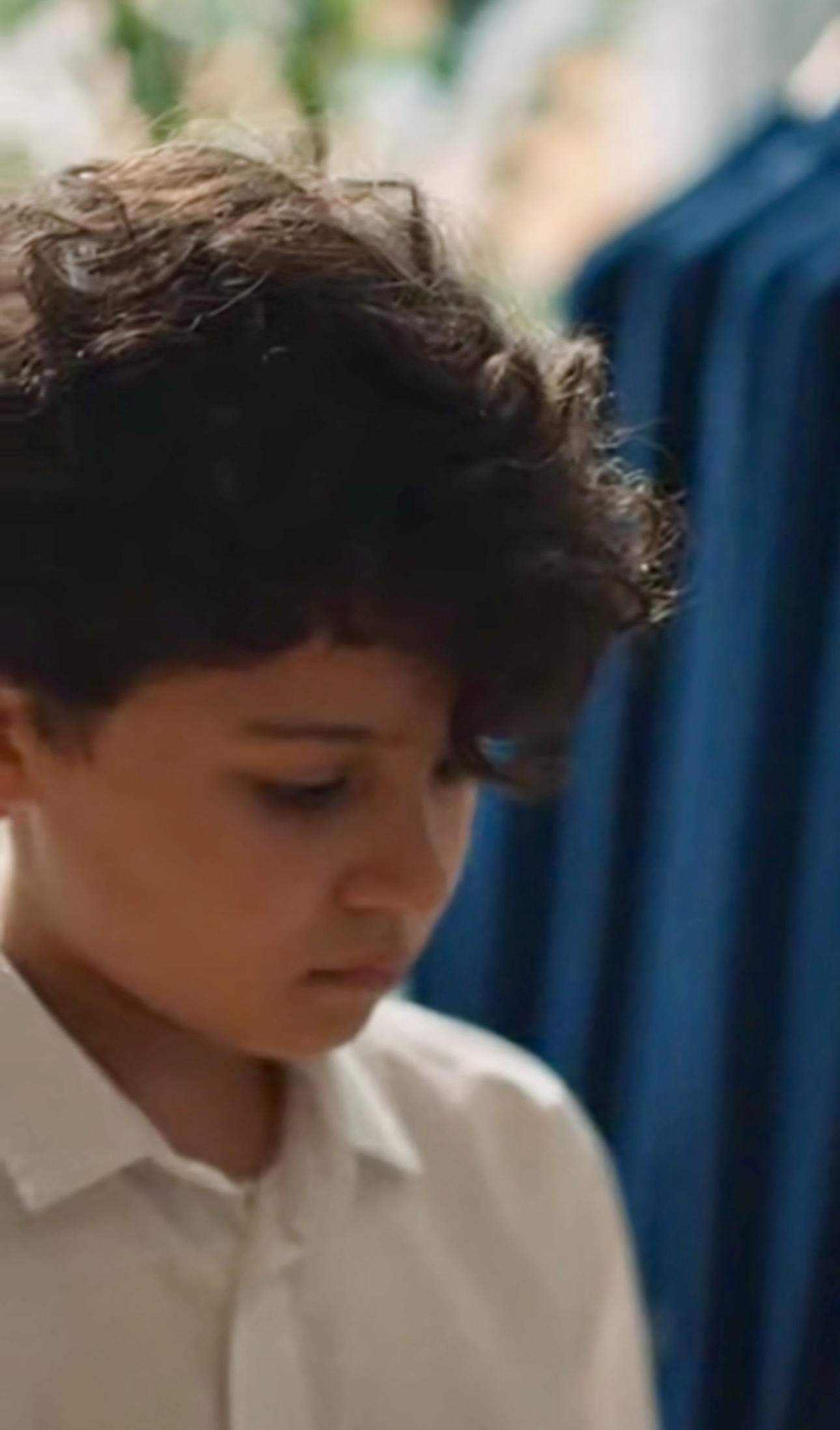 Il Prezzo della Gentilezza: Una Camicia per Domani