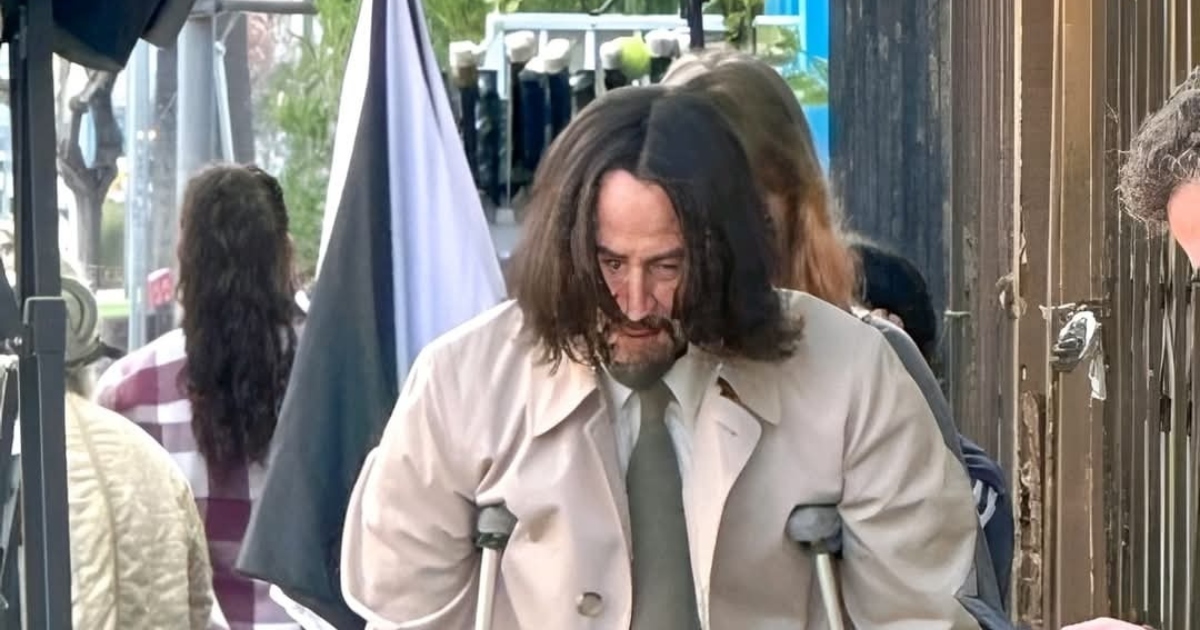 Amata Star d’Azione di Hollywood Avvistata con le Stampelle e la Gamba Fasciata!: I Fan Si Chiedono Cosa Sia Successo!