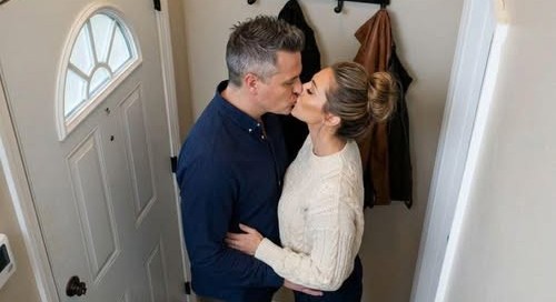 Ho beccato mio marito a tradirmi con la mia sorellastra più piccola: non ho urlato, l’ho solo invitata il giorno dopo