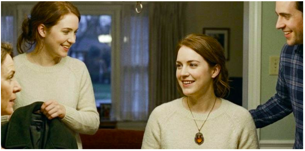 Mio figlio ha portato la sua fidanzata a casa per cena; quando lei si è tolta il cappotto, ho riconosciuto la collana che avevo seppellito 25 anni fa.