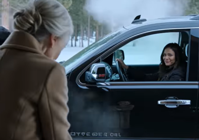 Mio figlio mi ha lasciato in una baita gelida e si è preso i miei soldi, ma non aveva idea della sorpresa che lo aspettava.